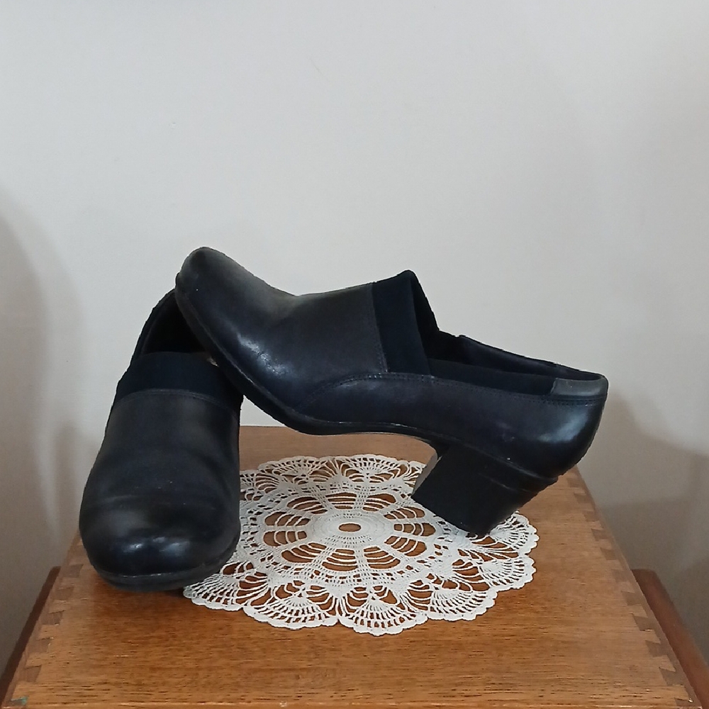 Navy Blue Clarks Size 9.5W